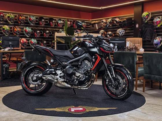 YAMAHA MT-09 